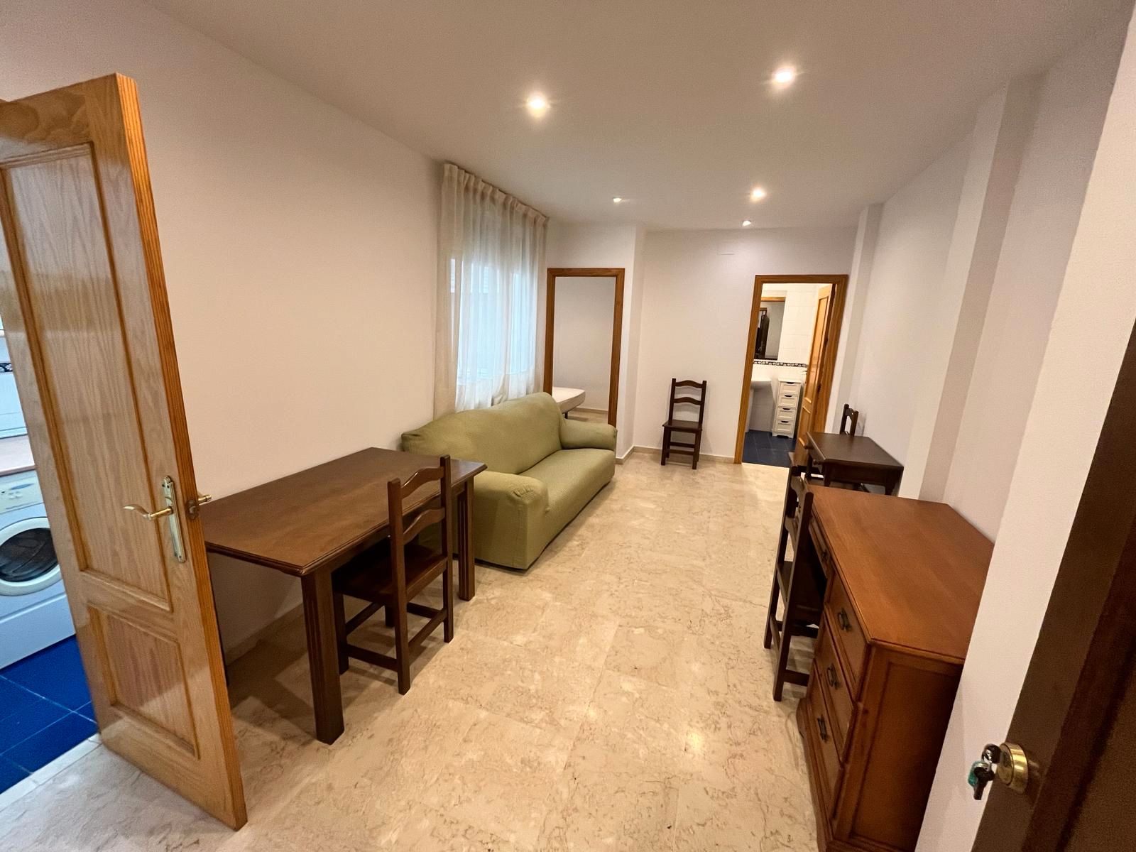 Sala d'estar de Apartament de lloguer en  Granada Capital amb Moblat i Rentadora
