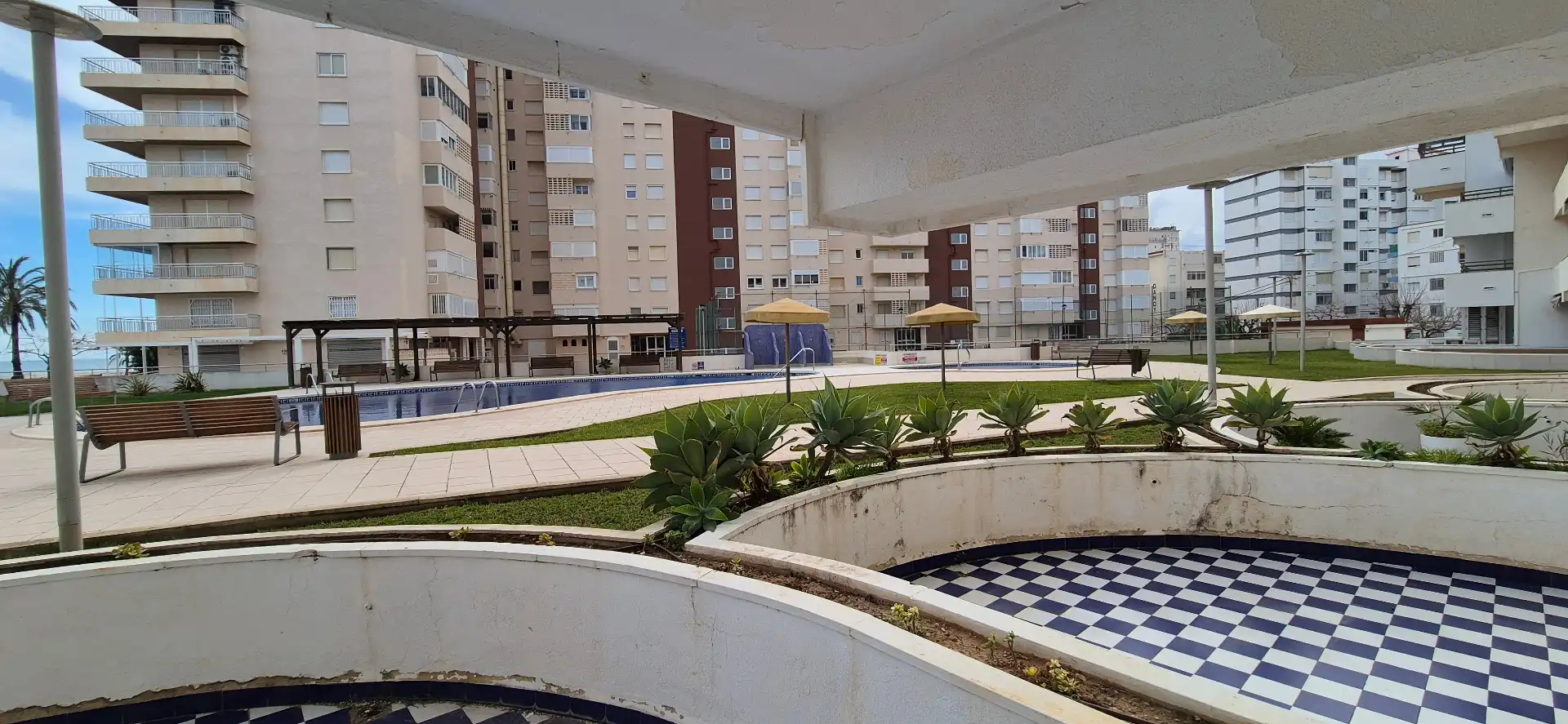 Piscina de Dúplex en venda en Gandia amb Terrassa, Traster i Moblat