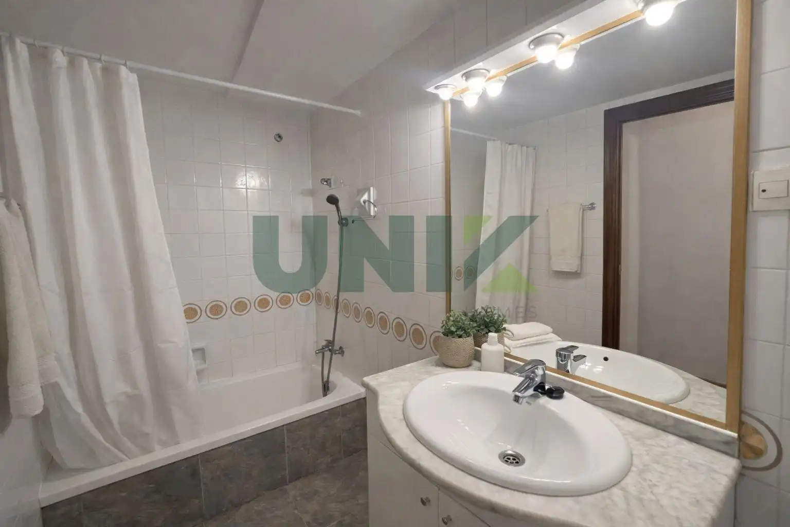 Baño de Piso en venta en Barcelona con Aire acondicionado, Amueblado y Alarma