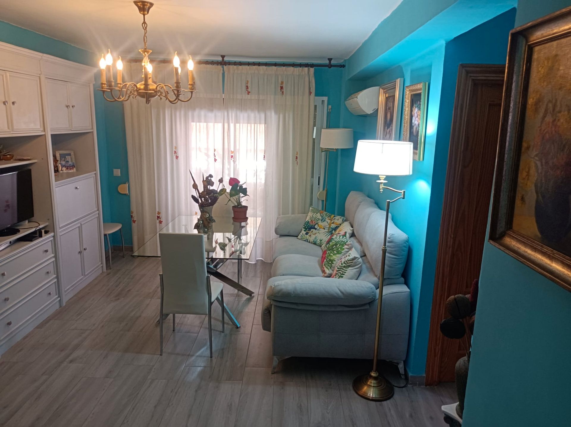 Living room of Flat for sale in Vélez-Málaga  with Terrace, Swimming Pool and Furnished