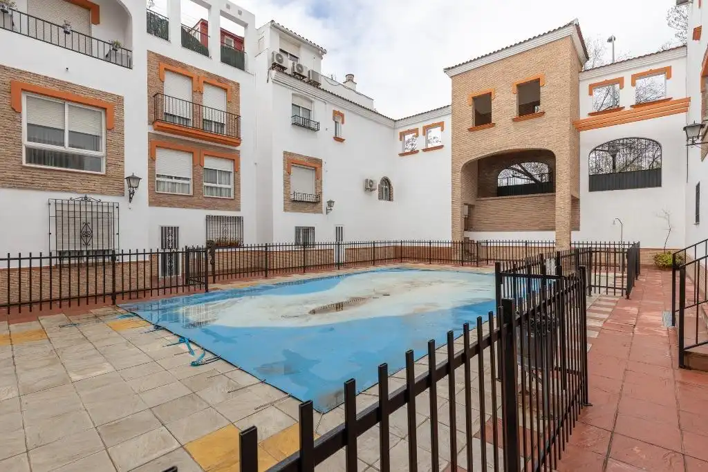 Vista exterior de Casa adosada en venta en Granada con Terraza