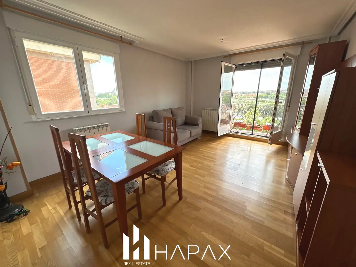 Schlafzimmer von Wohnung zum Verkauf in Salamanca mit Heizung, Privatgarten und Möbliert