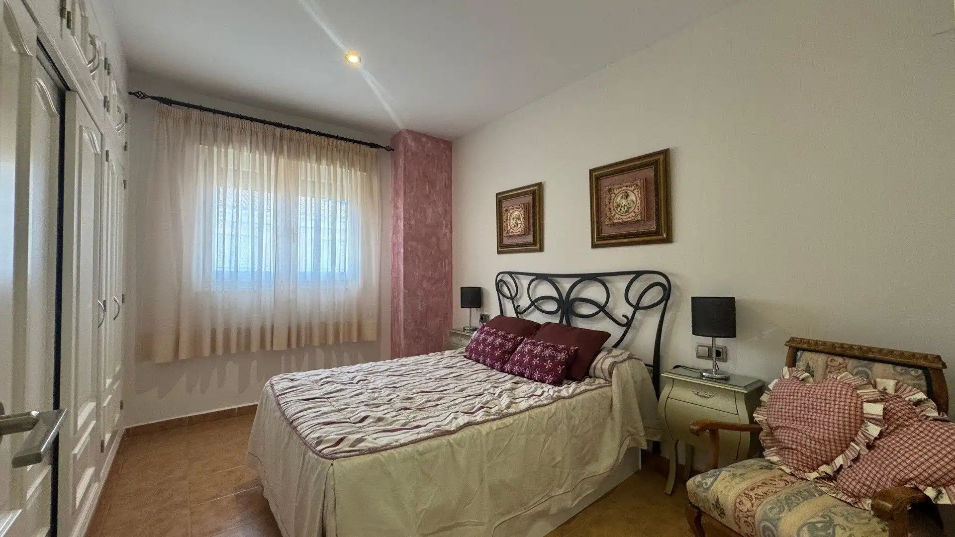 Houses for sale in Sax