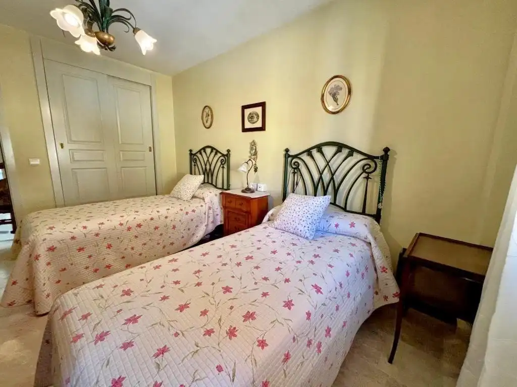 Habitación de Casa adosada de alquiler en Málaga con Aire acondicionado, Jardín privado y Amueblado