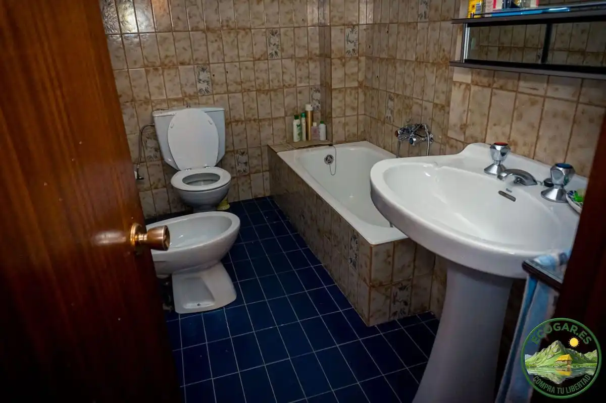 Baño de Casa o chalet en venta en Castropodame con Calefacción, Jardín privado y Parquet