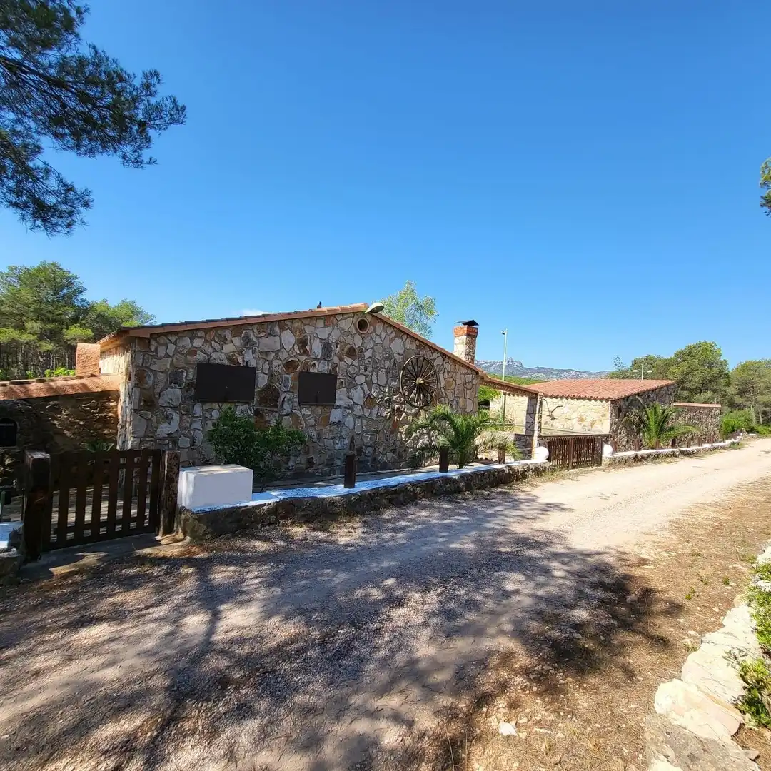 Casa rústica con piscina en venta en El Perelló, imagen 2