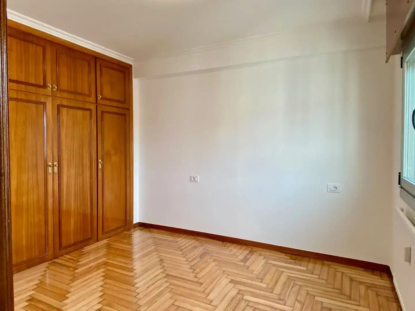Bedroom of Flat for rent in Vigo   with Parquet flooring and Storage room