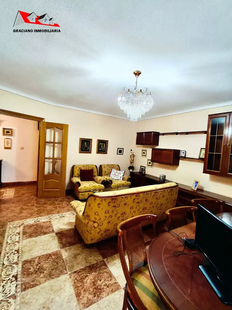 Piso con terraza en venta en Centro