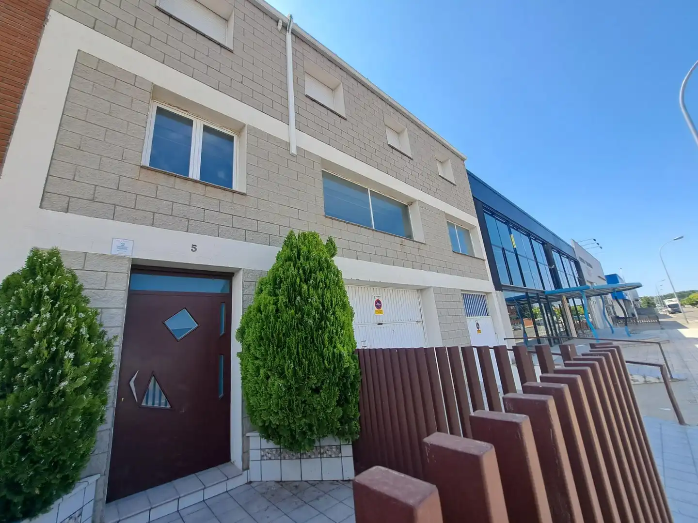 Vista exterior de Casa o xalet en venda en Golmés amb Terrassa i Moblat