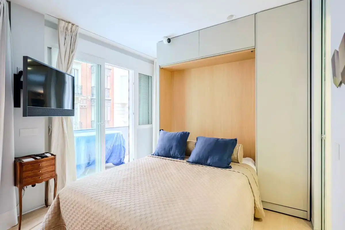 Loft zum Verkauf in Calle de la Academia, Jerónimos