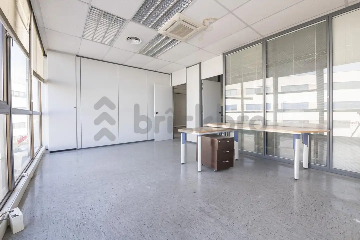 Oficina en venta en De Valdelaparra, Zona Industrial