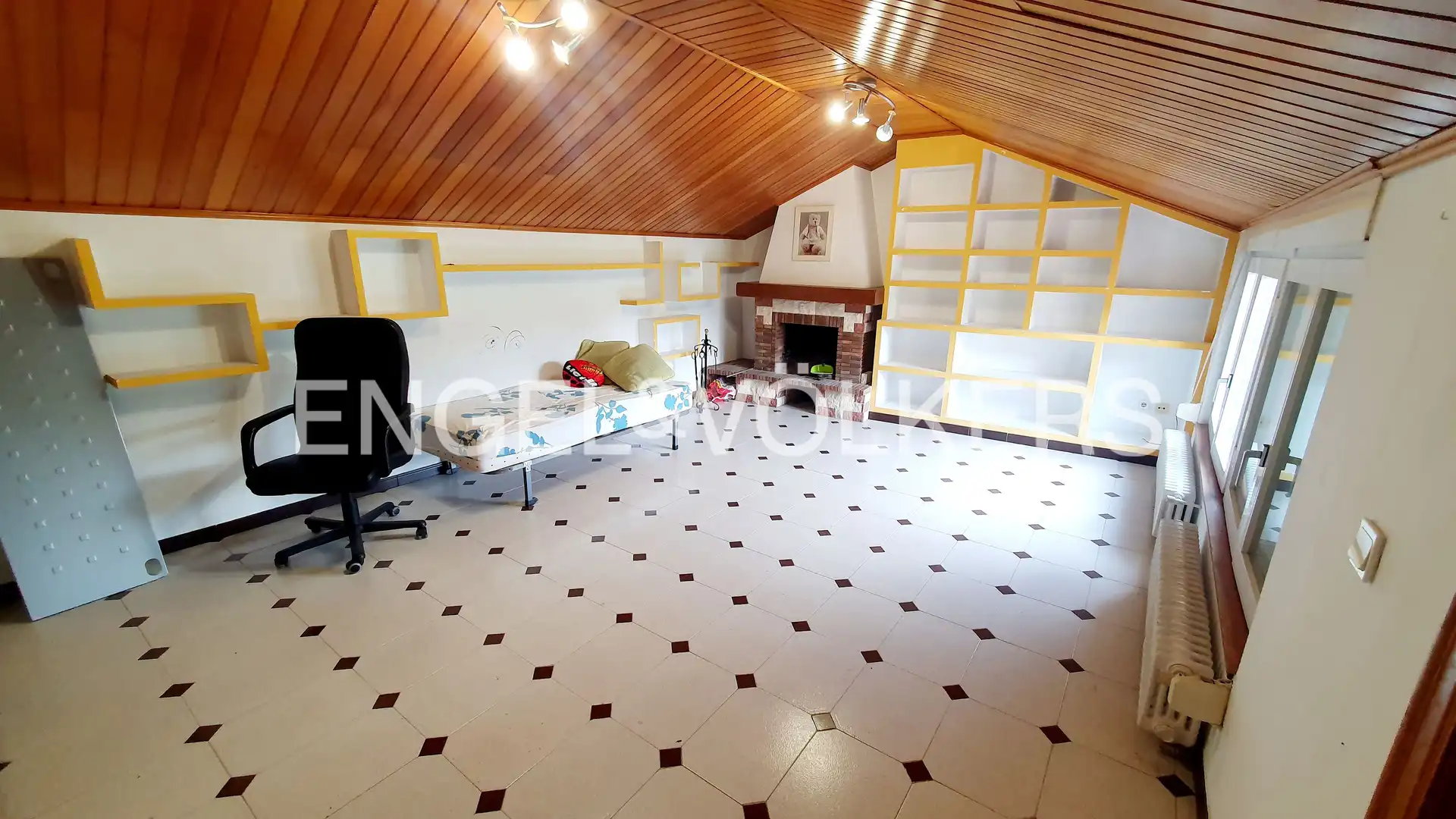 Casa adosada en venta en Aguilar de Campoo con Calefacción, Jardín privado y Parquet