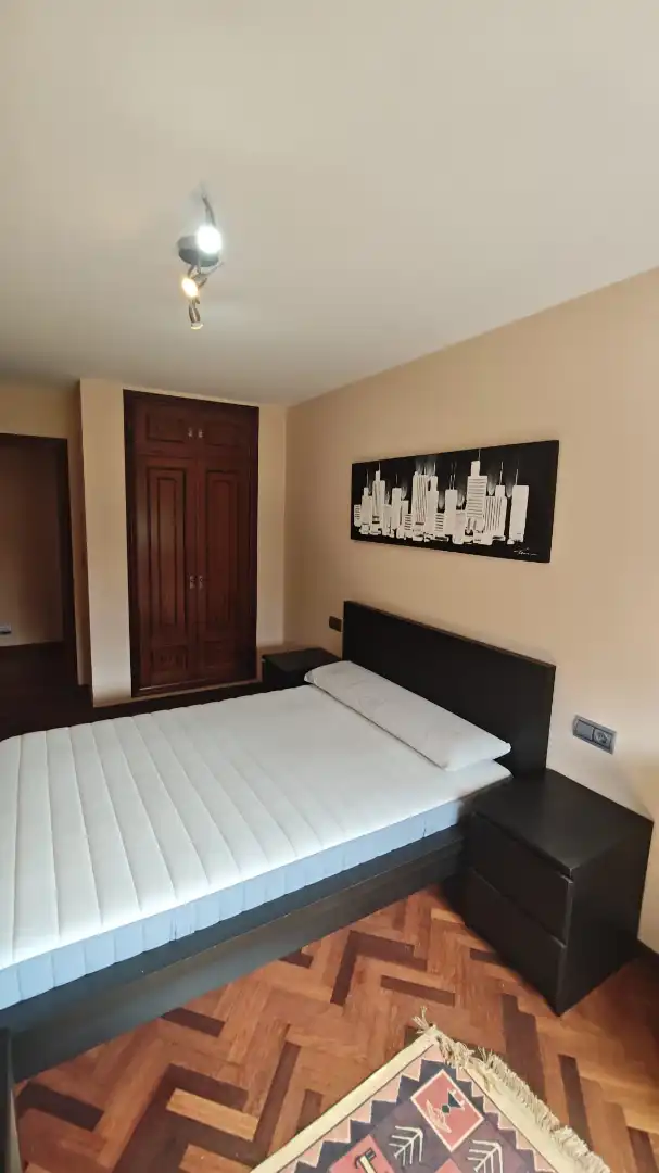 Habitación de Piso de alquiler en Culleredo con Jardín privado, Parquet y Amueblado
