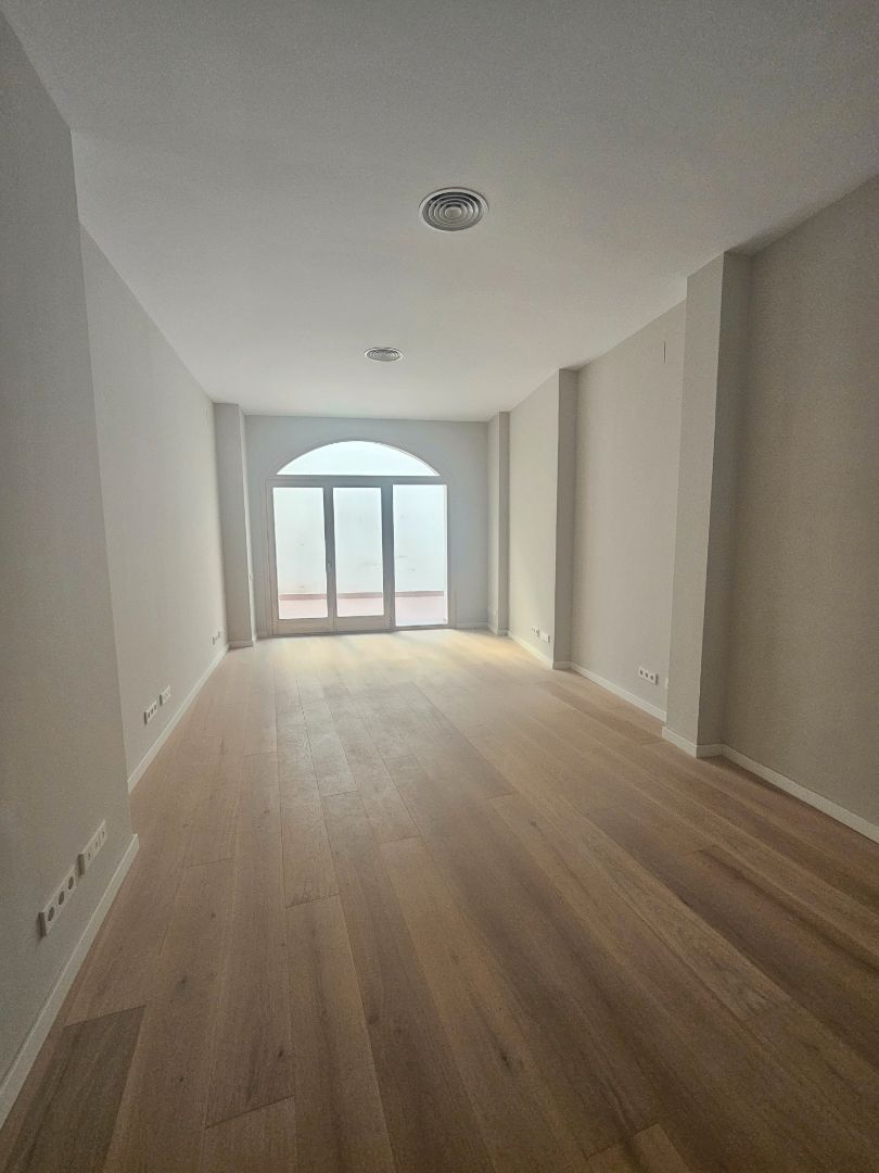 Study to rent in  Barcelona Capital  with Air Conditioner, Heating and Parquet flooring