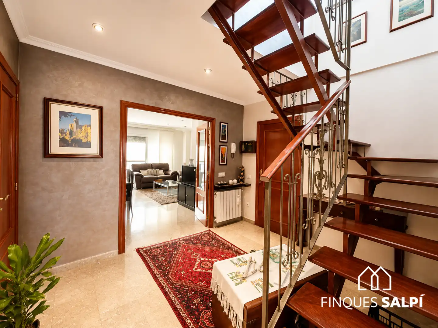 Duplex con ascensore in vendita a Remences