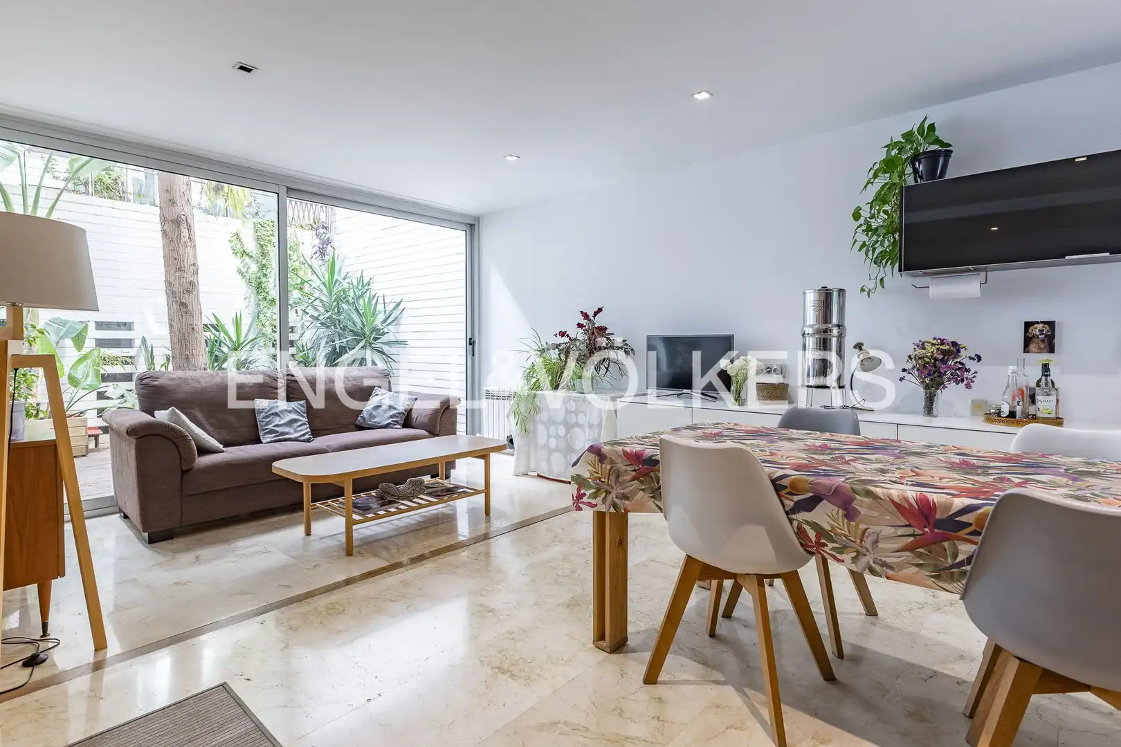 Living room of Houses for sale in Barcelona  with Air Conditioner, Heating and Private garden