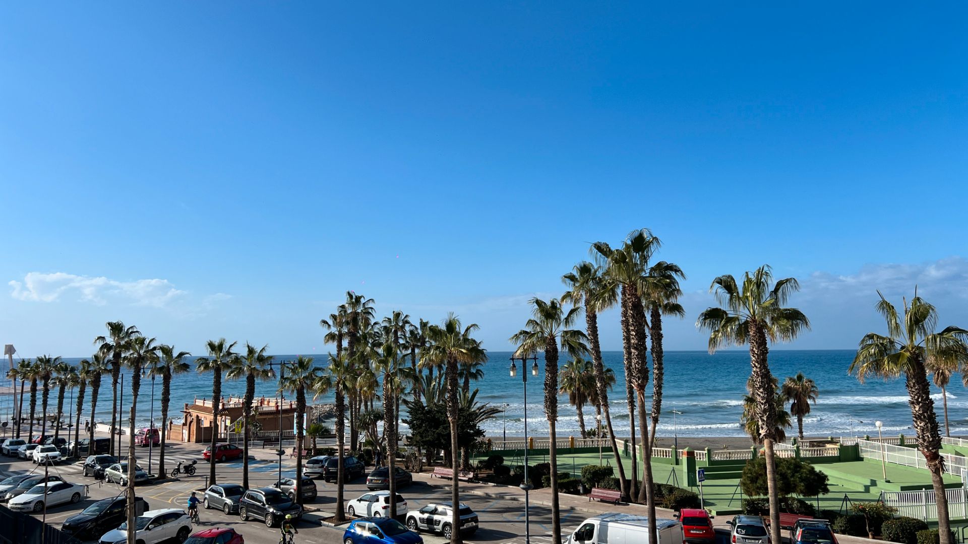 Vista exterior de Estudi en venda en Torrox amb Aire condicionat, Terrassa i Moblat
