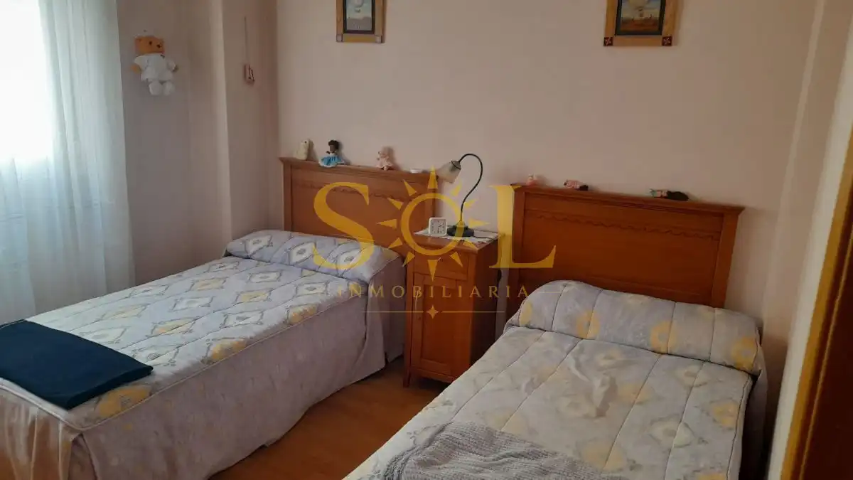 Wohnung zur Miete in Calle León Martín Granizo, La Lastra