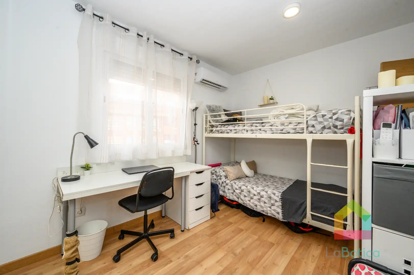 Bedroom of Flat for sale in Gerindote  with Air Conditioner, Heating and Oven