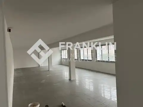 Fabrikhallen zur Miete in Carrer Cantàbria, 13, Parc Central