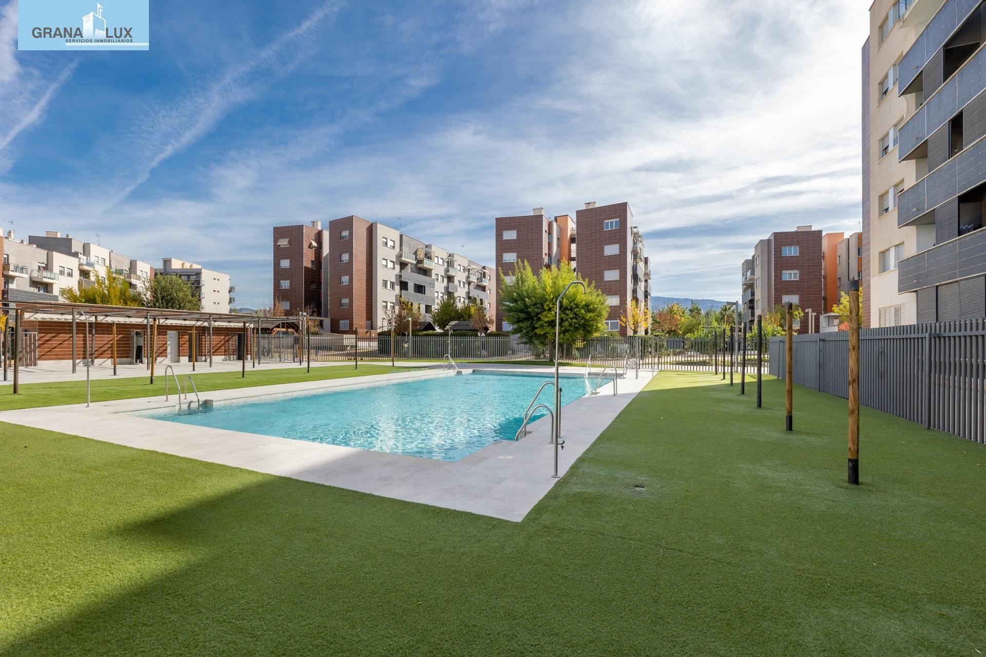 Piso en venta en Avenida de Circunvalación, Carretera de Granada - La Alcazaba