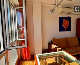 Living room of Flat to rent in  Barcelona Capital  with Air Conditioner, Heating and Furnished
