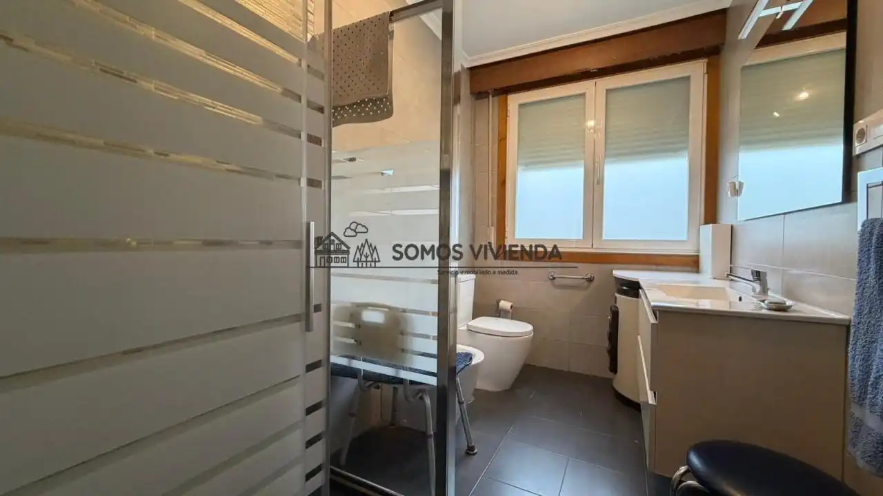 Bathroom of Houses for sale in Ourense Capital   with Heating, Private garden and Terrace
