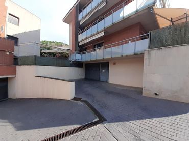 Plaça d'aparcament individual en venda a Poble