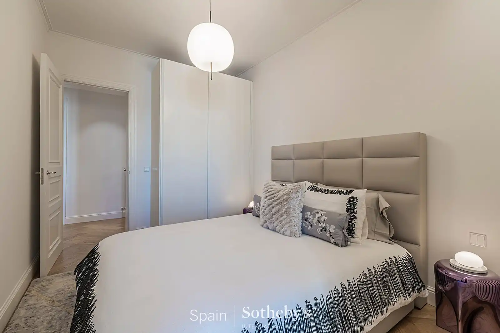 Schlafzimmer von Wohnungen zum Verkauf in Barcelona mit Klimaanlage, Heizung und Abstellraum