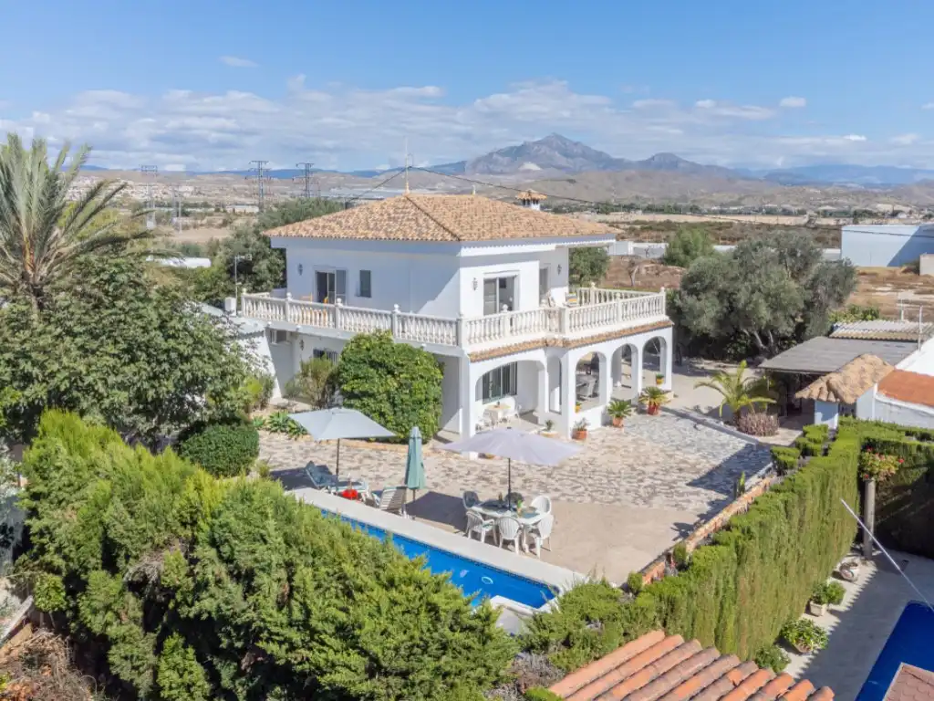 Casa o xalet en venda a Terrenos Sup 22, La Font - Mezquitas