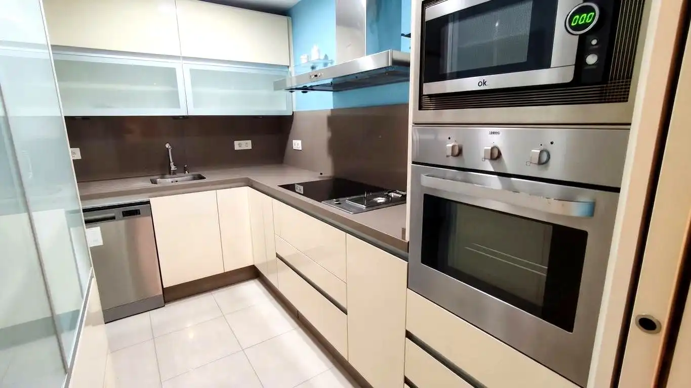 Wohnung zur Miete in Avenida de las Ollerías, Ollerías - San Cayetano