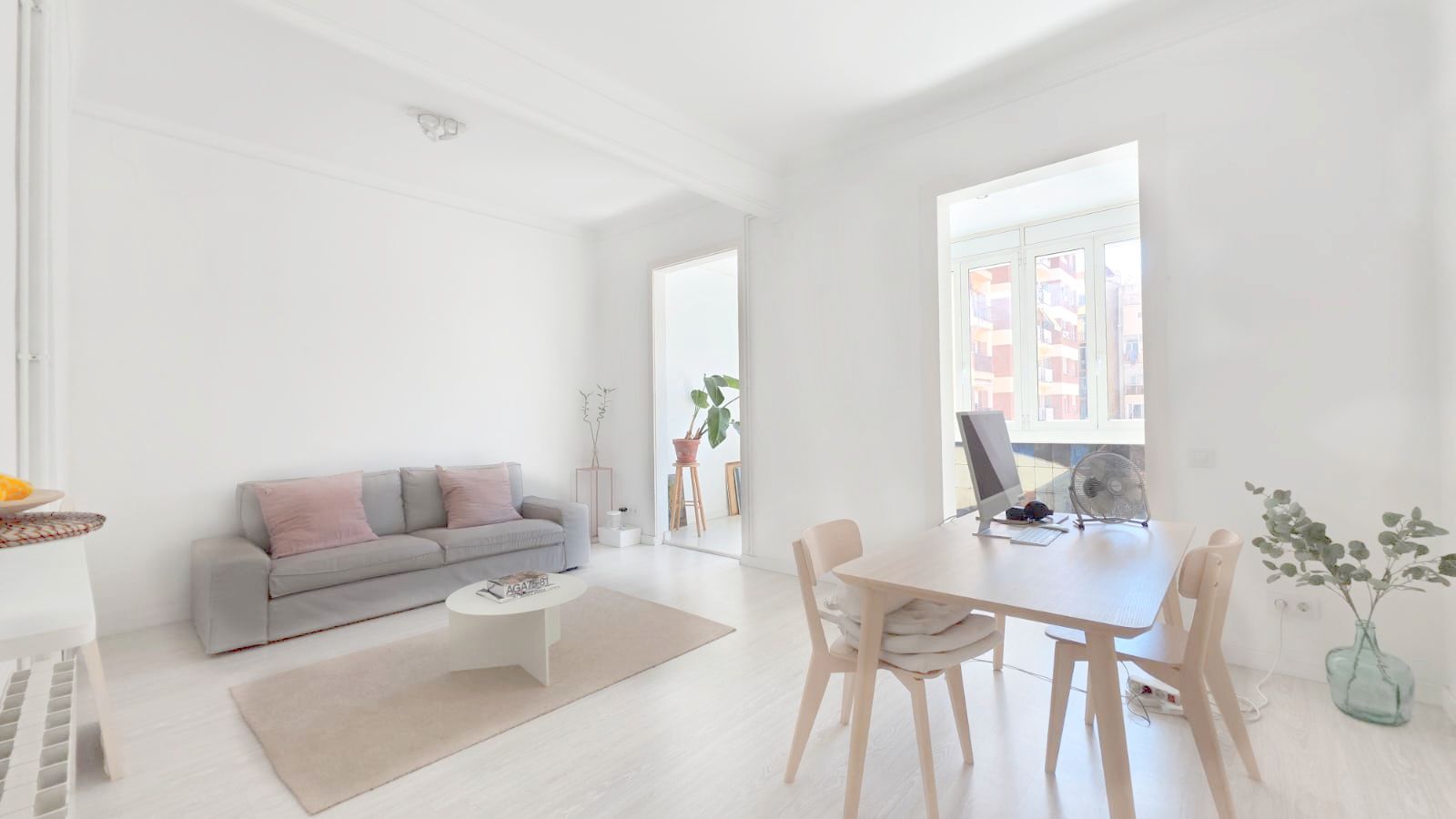 Living room of Apartment for sale in  Barcelona Capital  with Air Conditioner, Heating and Parquet flooring