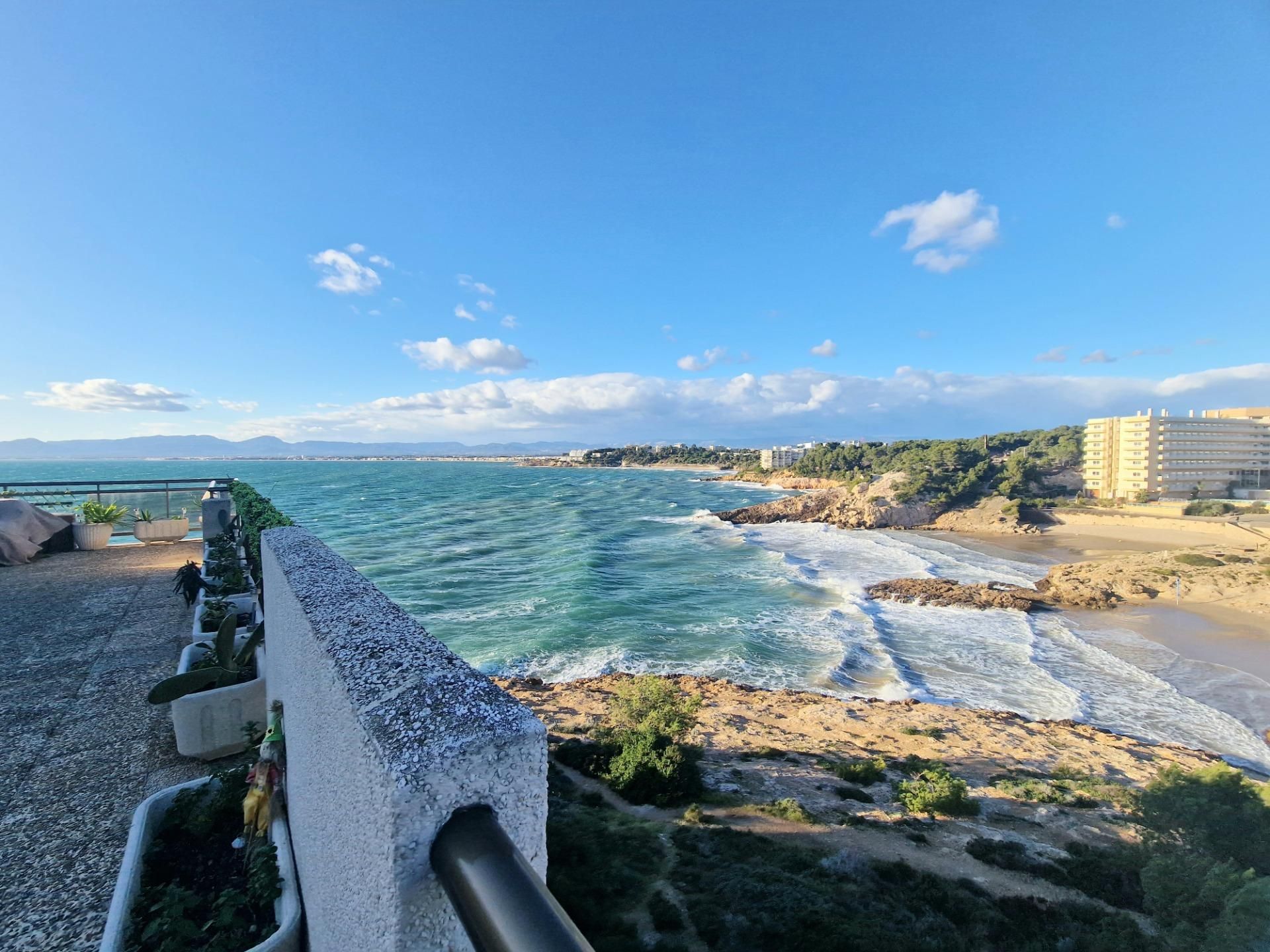 Vista exterior de Àtic en venda en Salou amb Jardí privat, Terrassa i Moblat