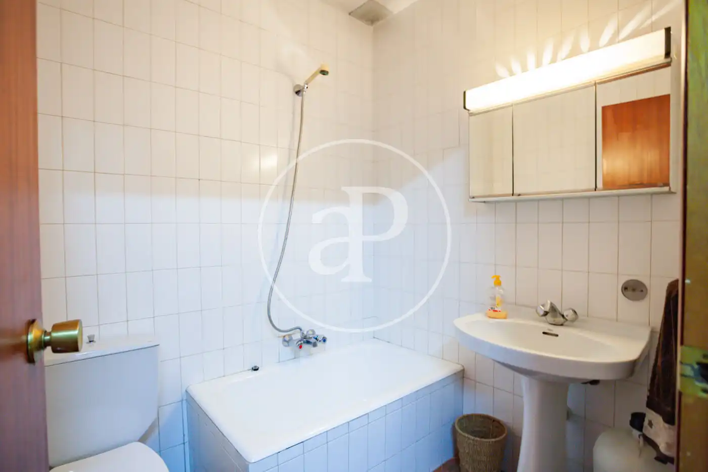 Bathroom of Houses for sale in Madrid  with Heating, Private garden and Terrace