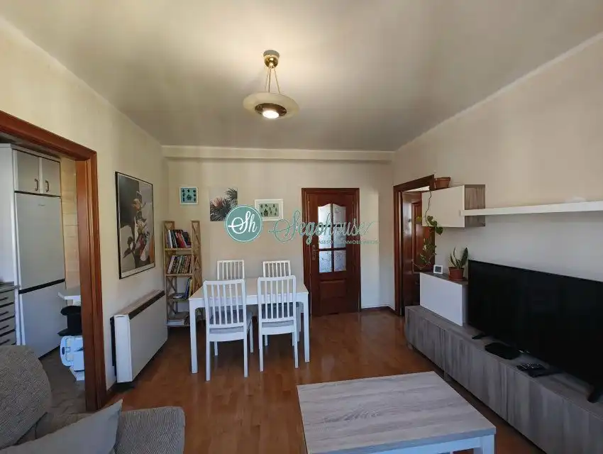 Sala de estar de Piso en venta en Segovia con Calefacción, Parquet y Terraza