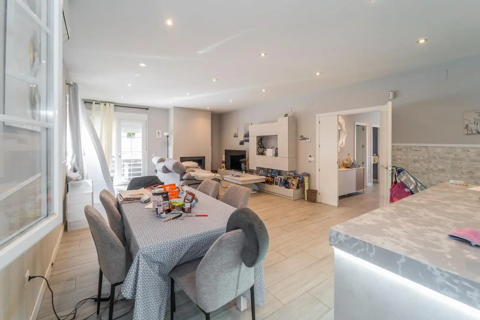 Comedor de Casa o chalet en venta en Olías del Rey con Aire acondicionado, Calefacción y Jardín privado