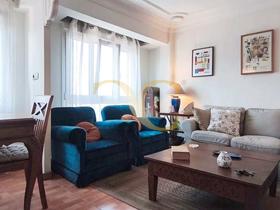 Sala d'estar de Pis en venda en Gijón  amb Calefacció i Moblat