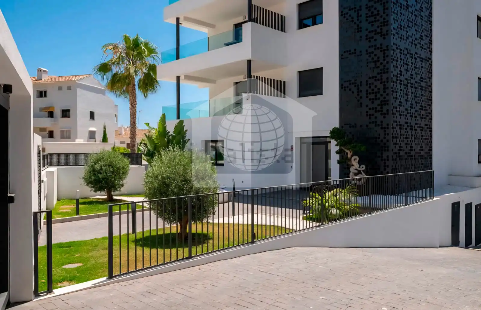 Vista exterior de Piso en venta en Benalmádena con Aire acondicionado, Calefacción y Terraza