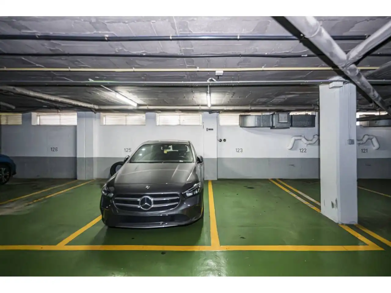 Parkplatz von Dachboden zum Verkauf in Sitges mit Klimaanlage, Heizung und Terrasse