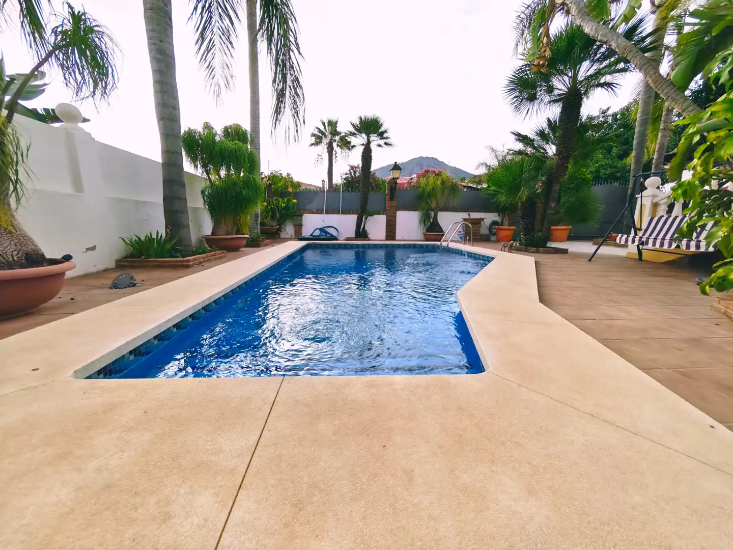 Piscina de Casa o chalet en venta en Alhaurín de la Torre con Aire acondicionado, Calefacción y Jardín privado