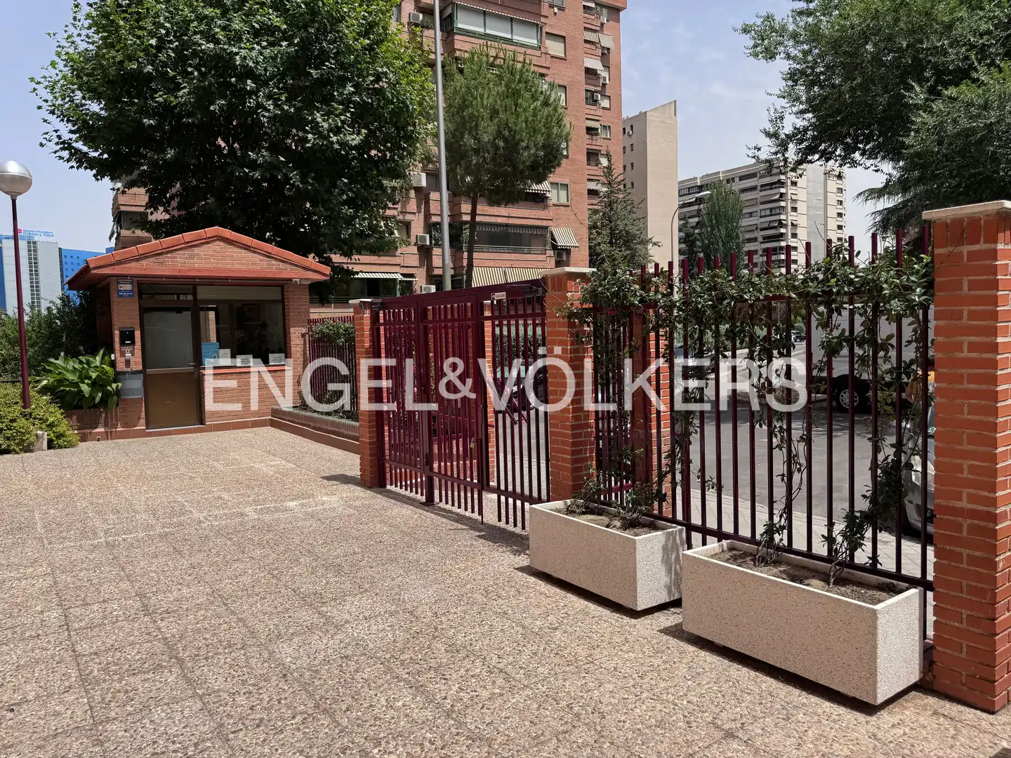 Vista exterior de Planta baja de alquiler en Madrid con Aire acondicionado y Calefacción
