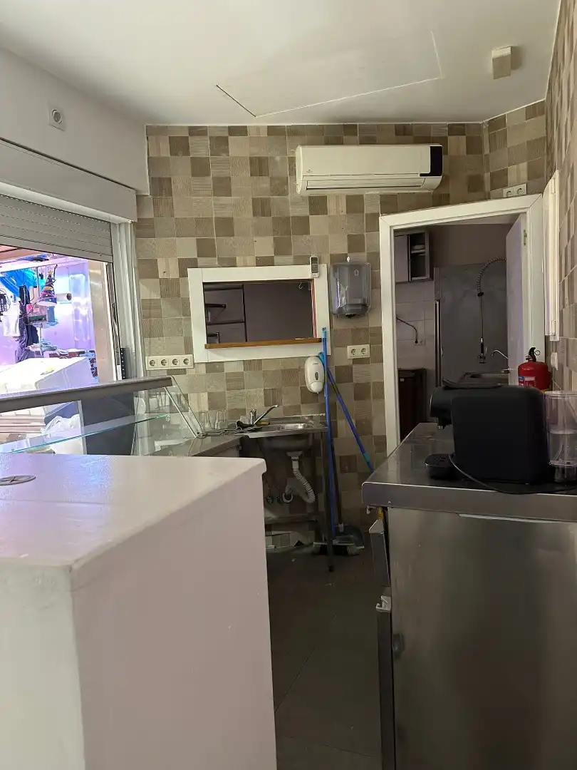 Cocina de Local en venta en Madrid con Aire acondicionado, Calefacción y Amueblado