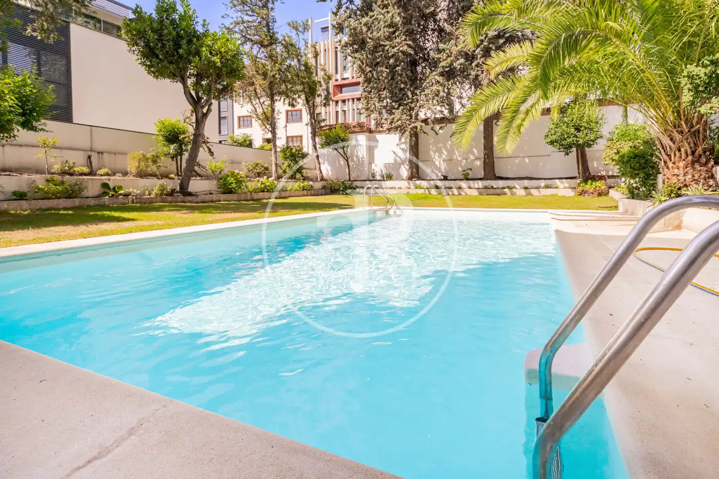 Piscina de Piso en venta en Madrid con Aire acondicionado, Calefacción y Balcón