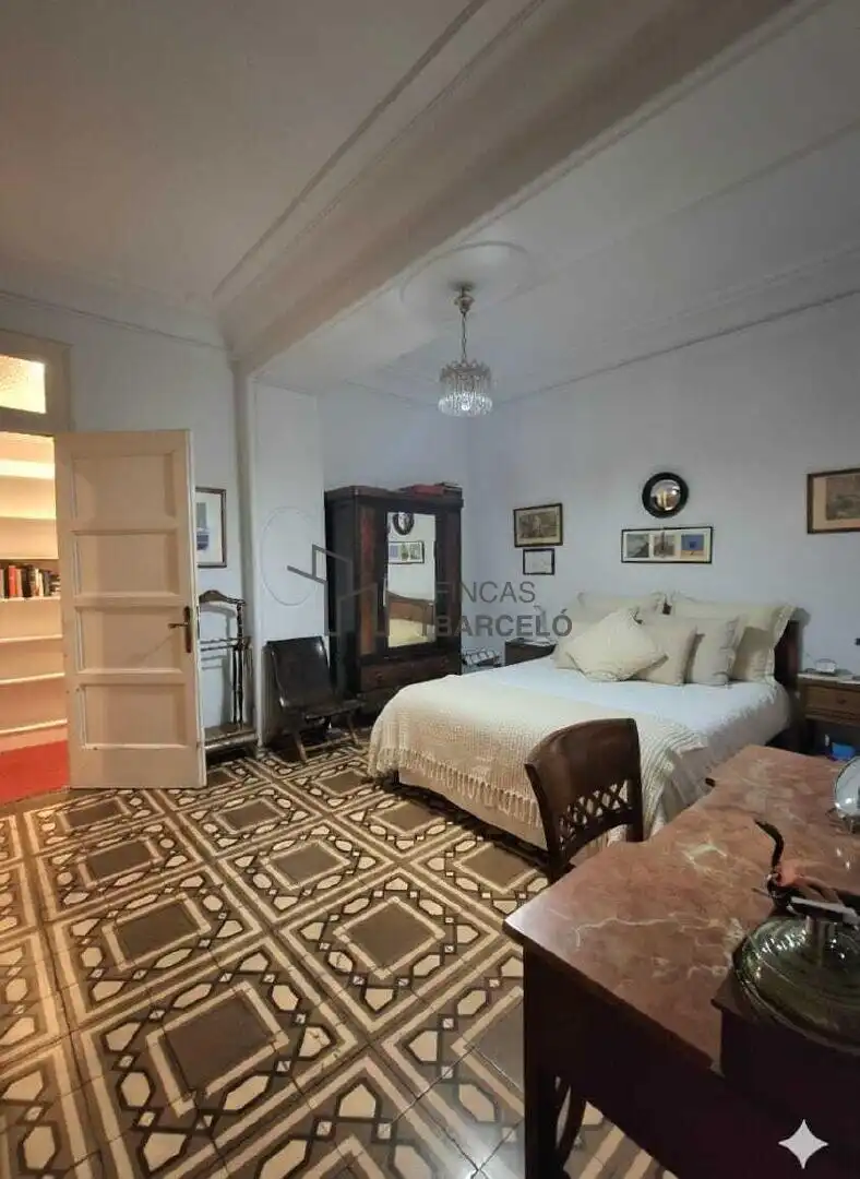 Flat for sale in Paseo Constitución - Las Damas