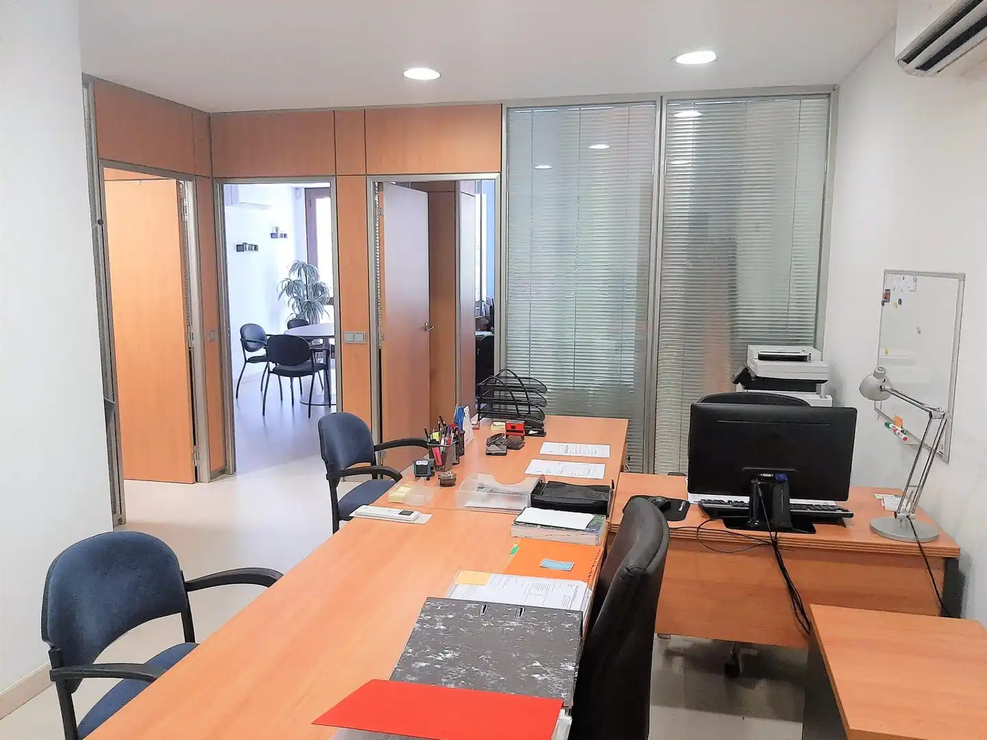Büro zur Miete in Barcelona mit Klimaanlage, Heizung und Möbliert
