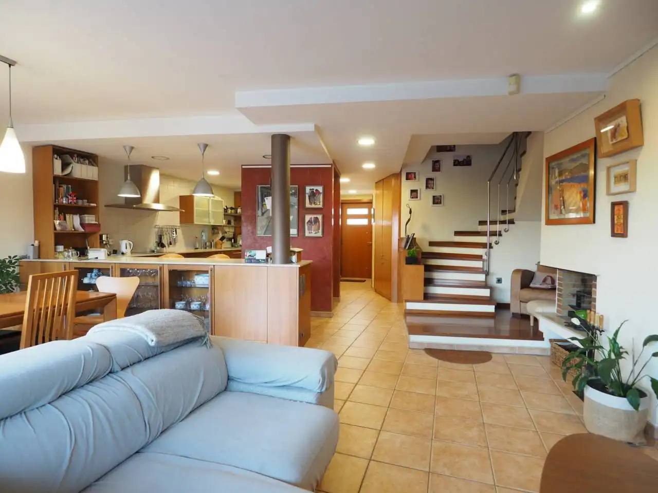 Sala d'estar de Casa adosada en venda en Granollers amb Calefacció, Jardí privat i Terrassa