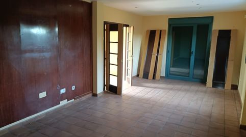 Foto 3 de Casa adosada en venda a C/ Almendros, La Montaña - El Cortijo, Aranjuez