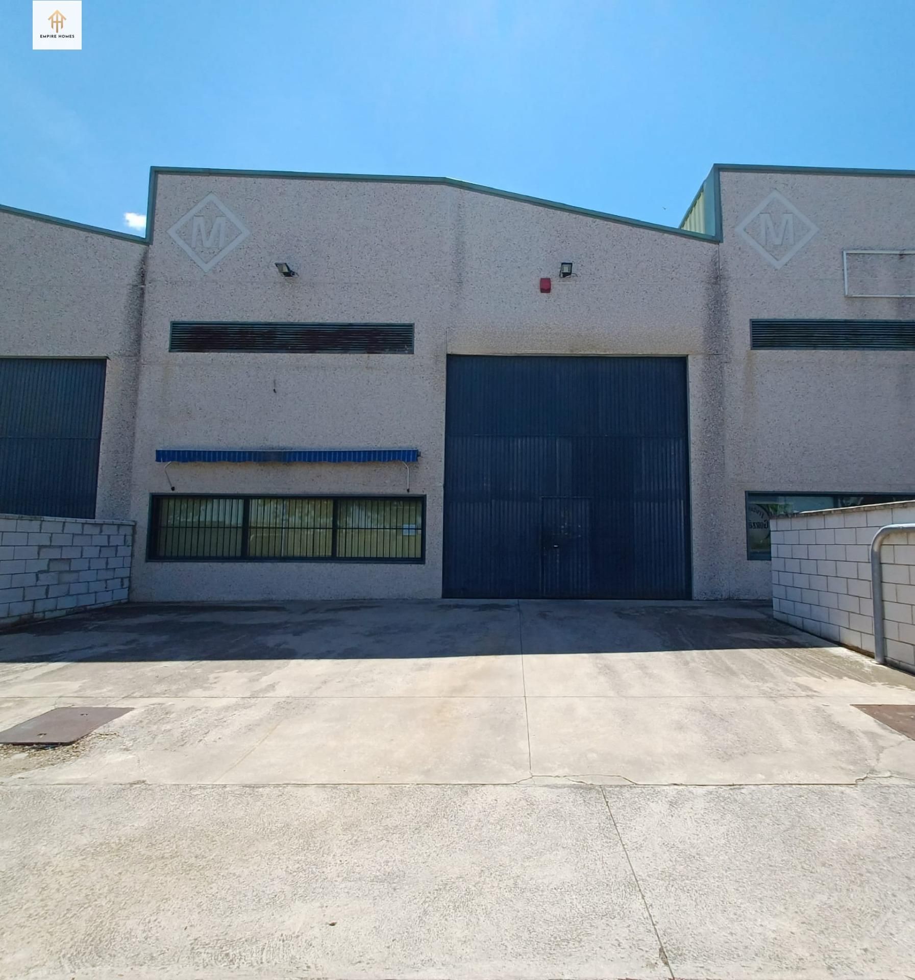Vista exterior de Nave industrial en venta en Cáceres Capital