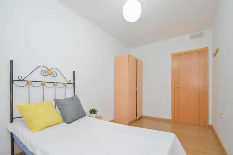 Habitación de Piso en venta en Atarfe con Aire acondicionado, Calefacción y Parquet