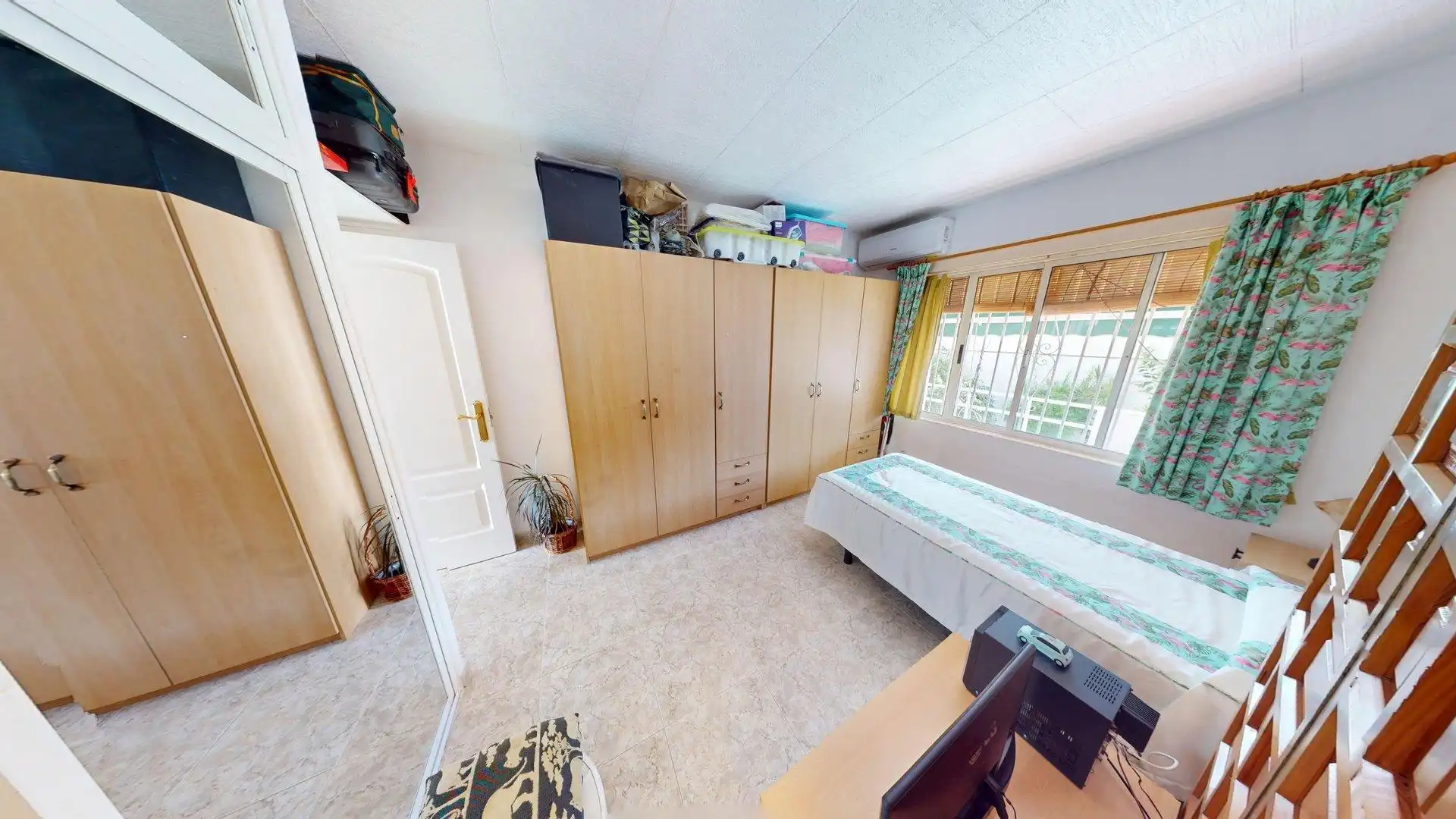 Schlafzimmer von Wohnung zum Verkauf in Benalmádena mit Klimaanlage, Privatgarten und Terrasse